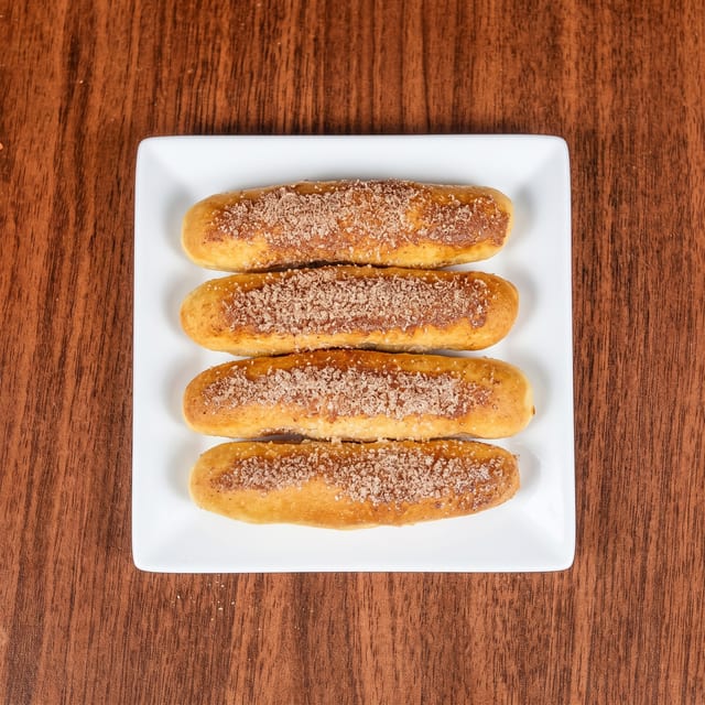 Cinna Stixs.